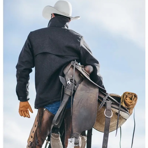 Filson Mackinaw Wool Lined Cape Coat - Picture 15 of 16